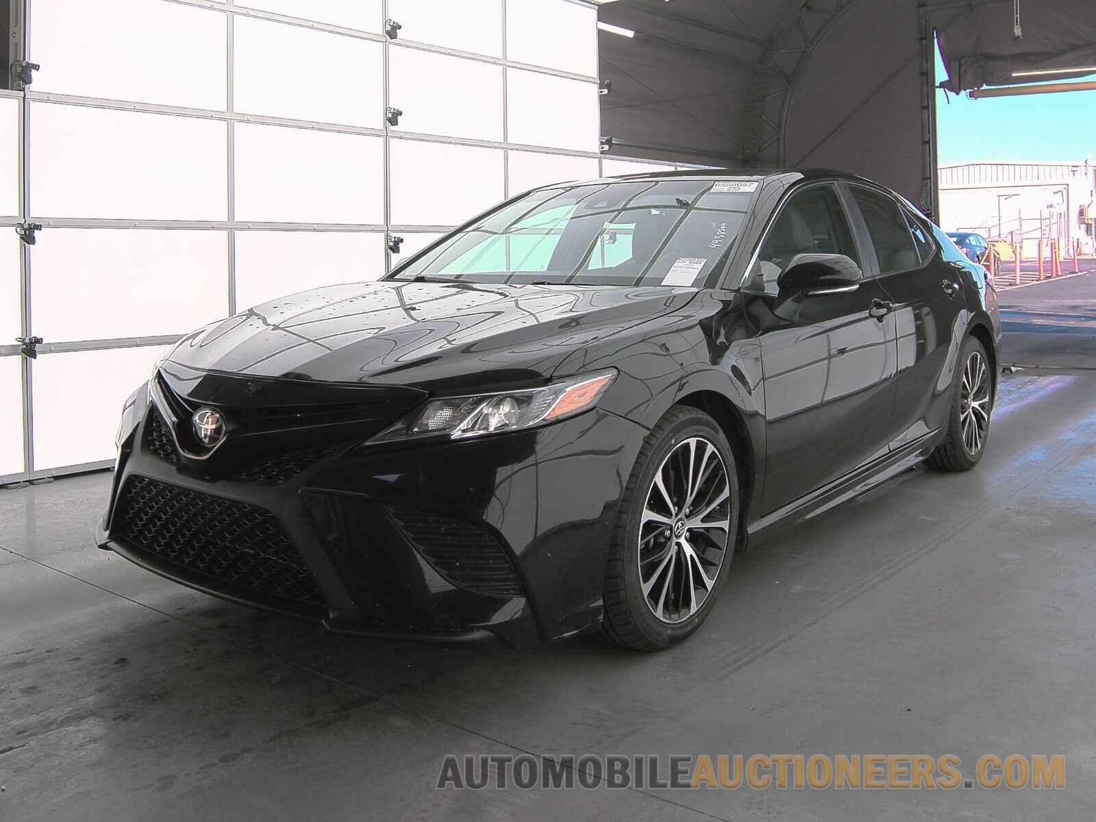 4T1B11HK6JU625218 Toyota Camry 2018