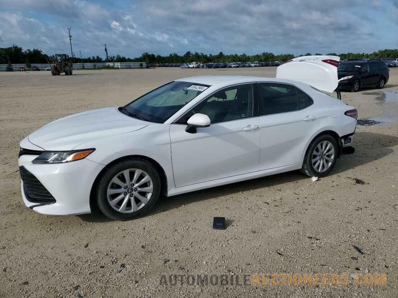 4T1B11HK6JU625431 TOYOTA CAMRY 2018