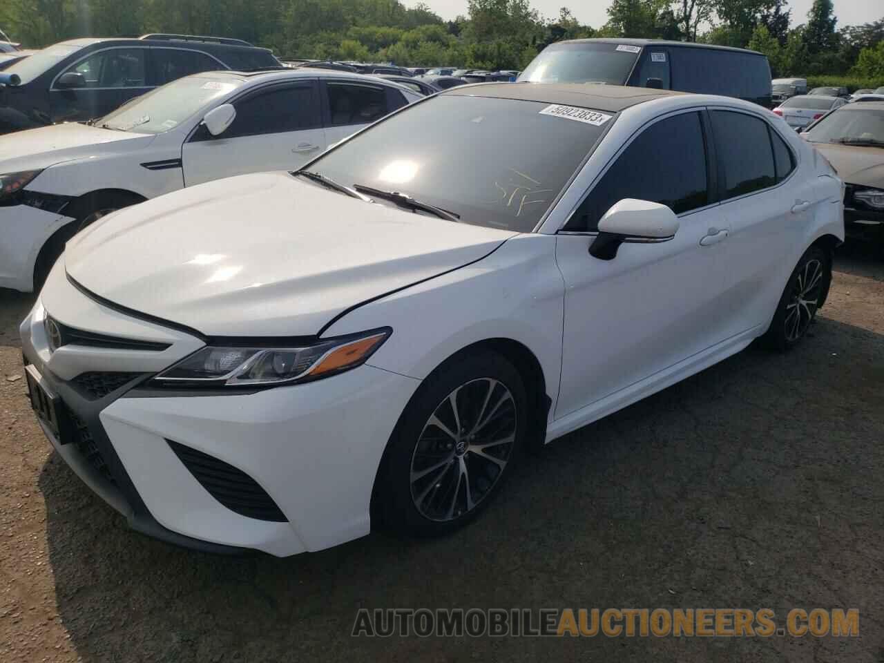 4T1B11HK6JU627678 TOYOTA CAMRY 2018