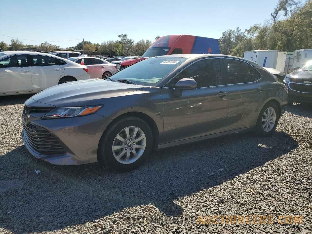 4T1B11HK6JU627681 TOYOTA CAMRY 2018