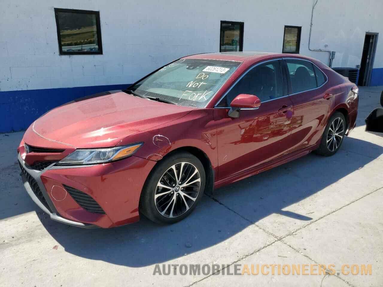 4T1B11HK6JU636106 TOYOTA CAMRY 2018