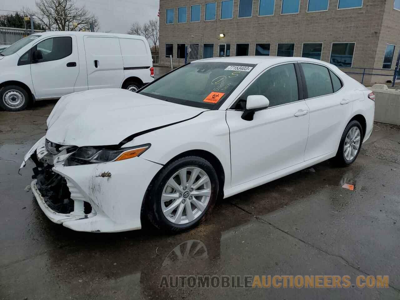 4T1B11HK6JU636266 TOYOTA CAMRY 2018