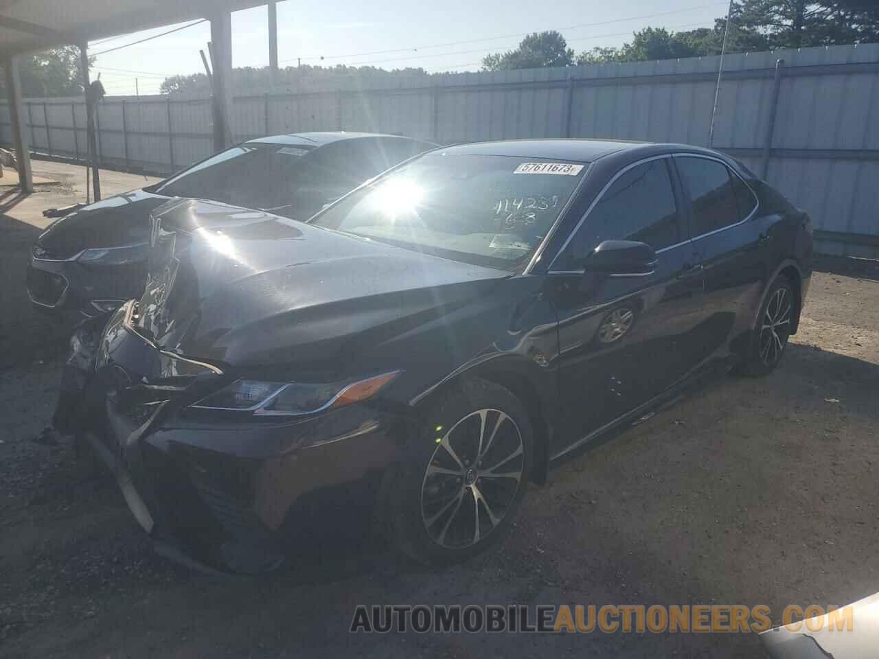 4T1B11HK6JU637529 TOYOTA CAMRY 2018