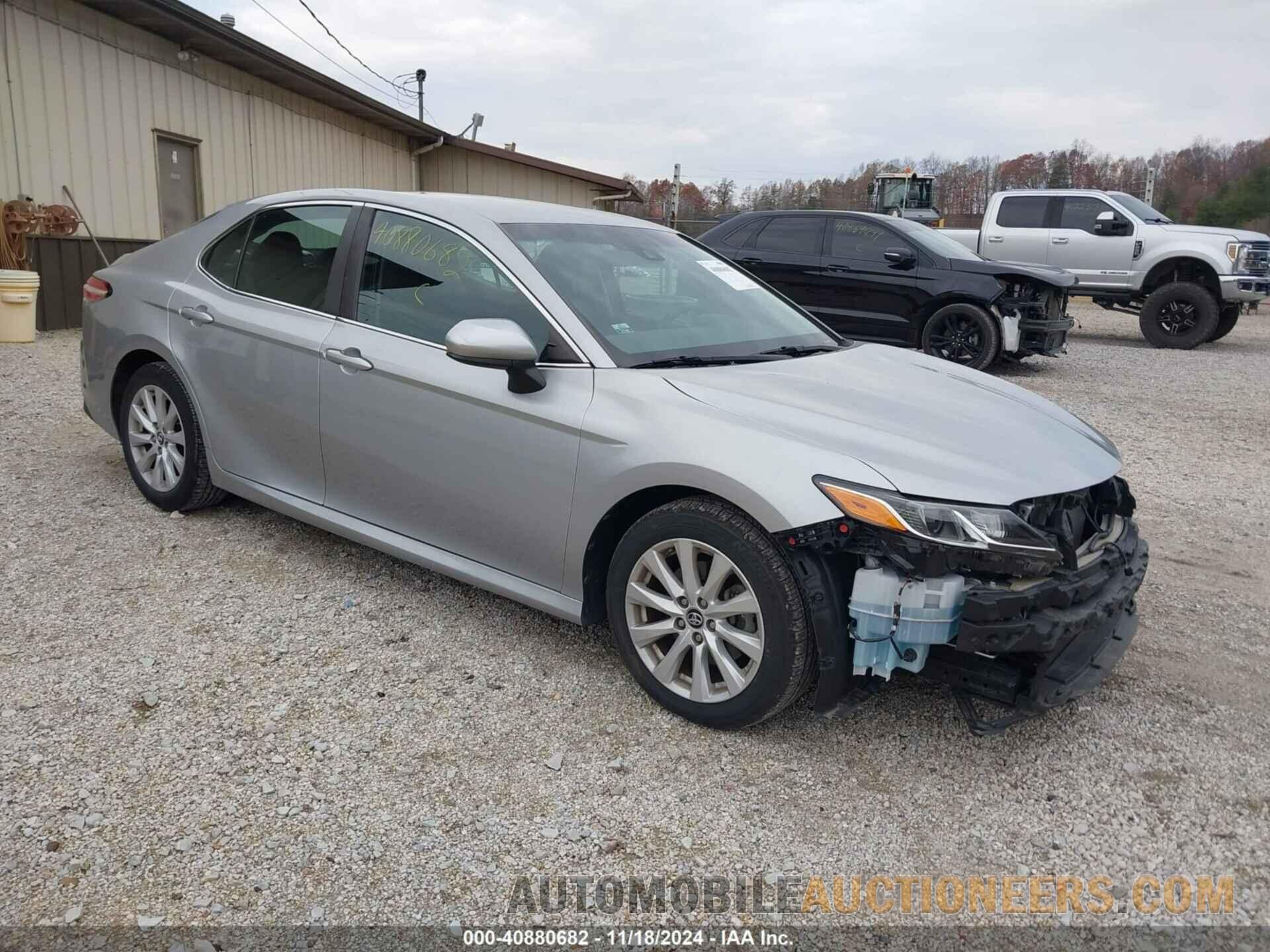 4T1B11HK6JU639376 TOYOTA CAMRY 2018