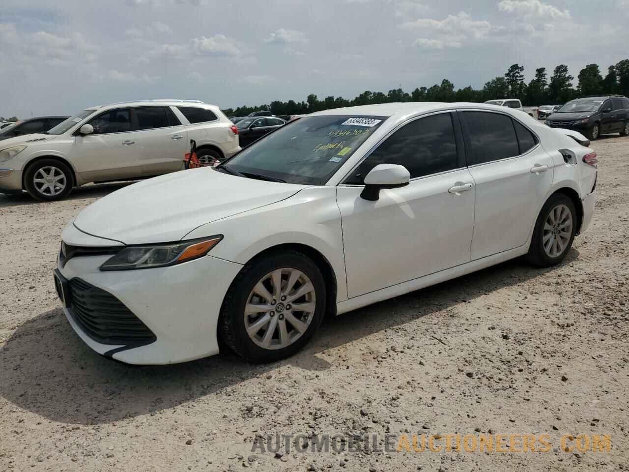 4T1B11HK6JU643220 TOYOTA CAMRY 2018