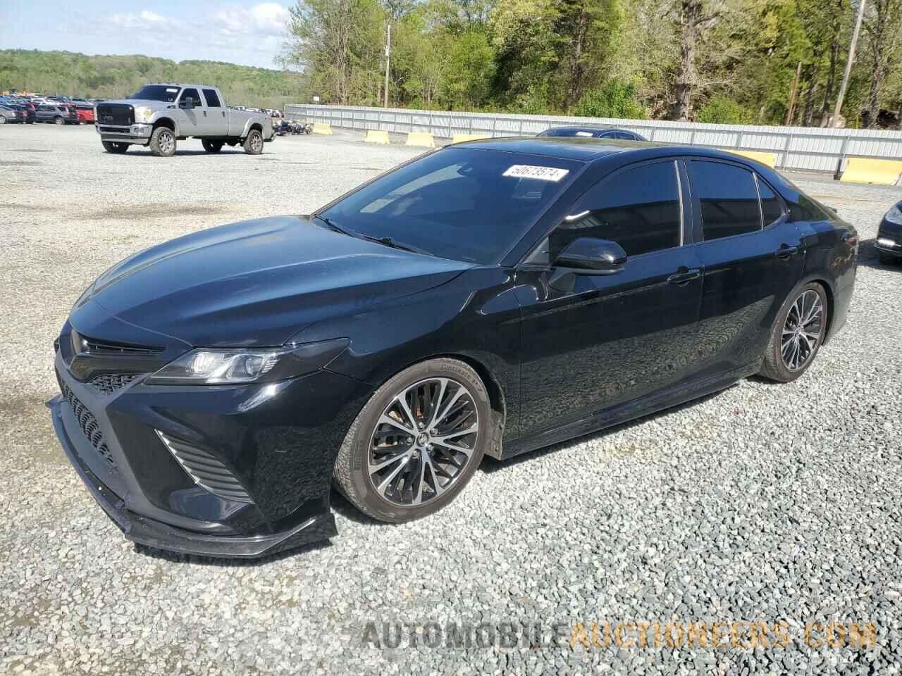 4T1B11HK6JU644710 TOYOTA CAMRY 2018