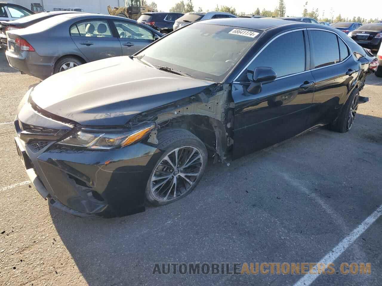 4T1B11HK6JU645100 TOYOTA CAMRY 2018