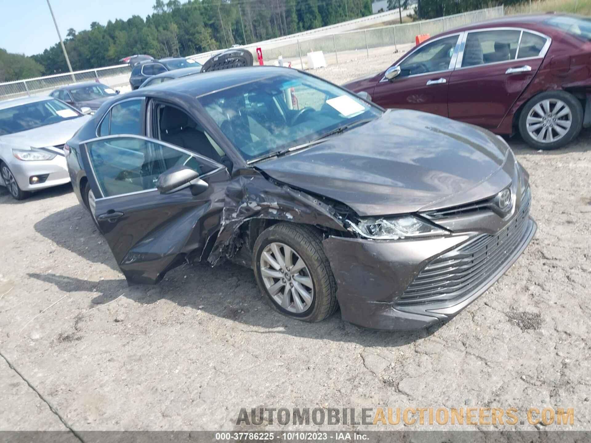 4T1B11HK6JU646151 TOYOTA CAMRY 2018