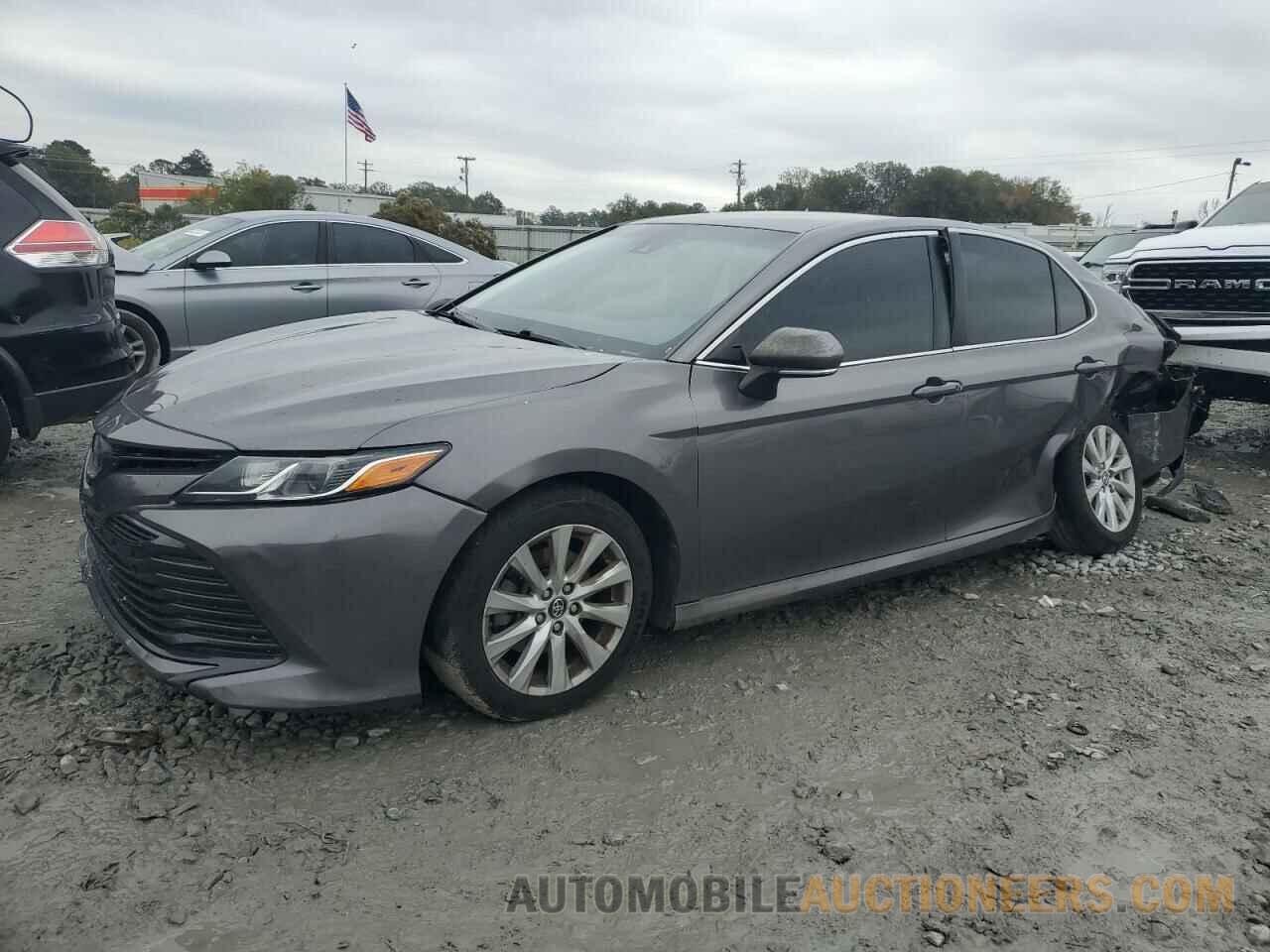 4T1B11HK6JU646909 TOYOTA CAMRY 2018