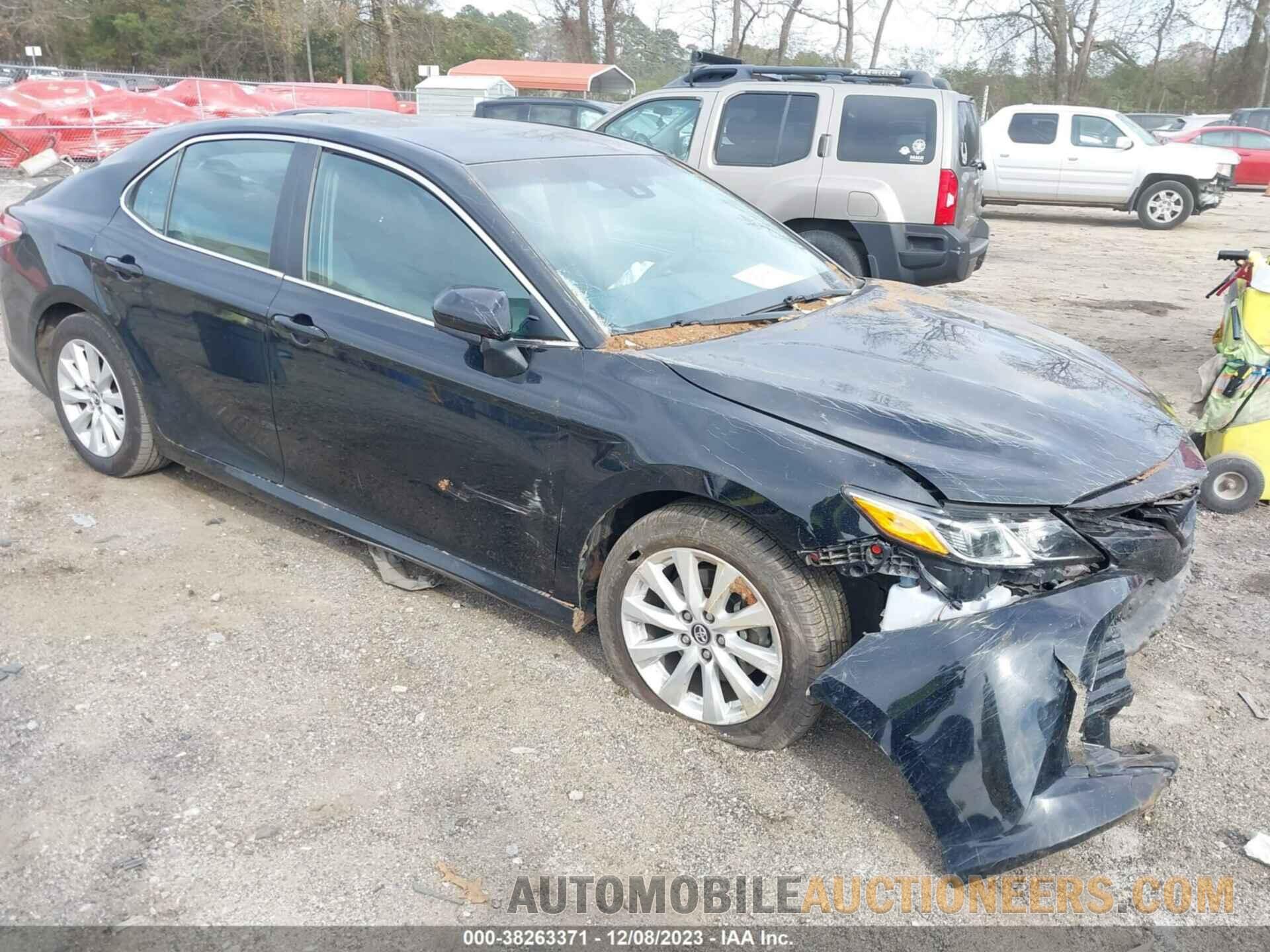 4T1B11HK6JU648739 TOYOTA CAMRY 2018