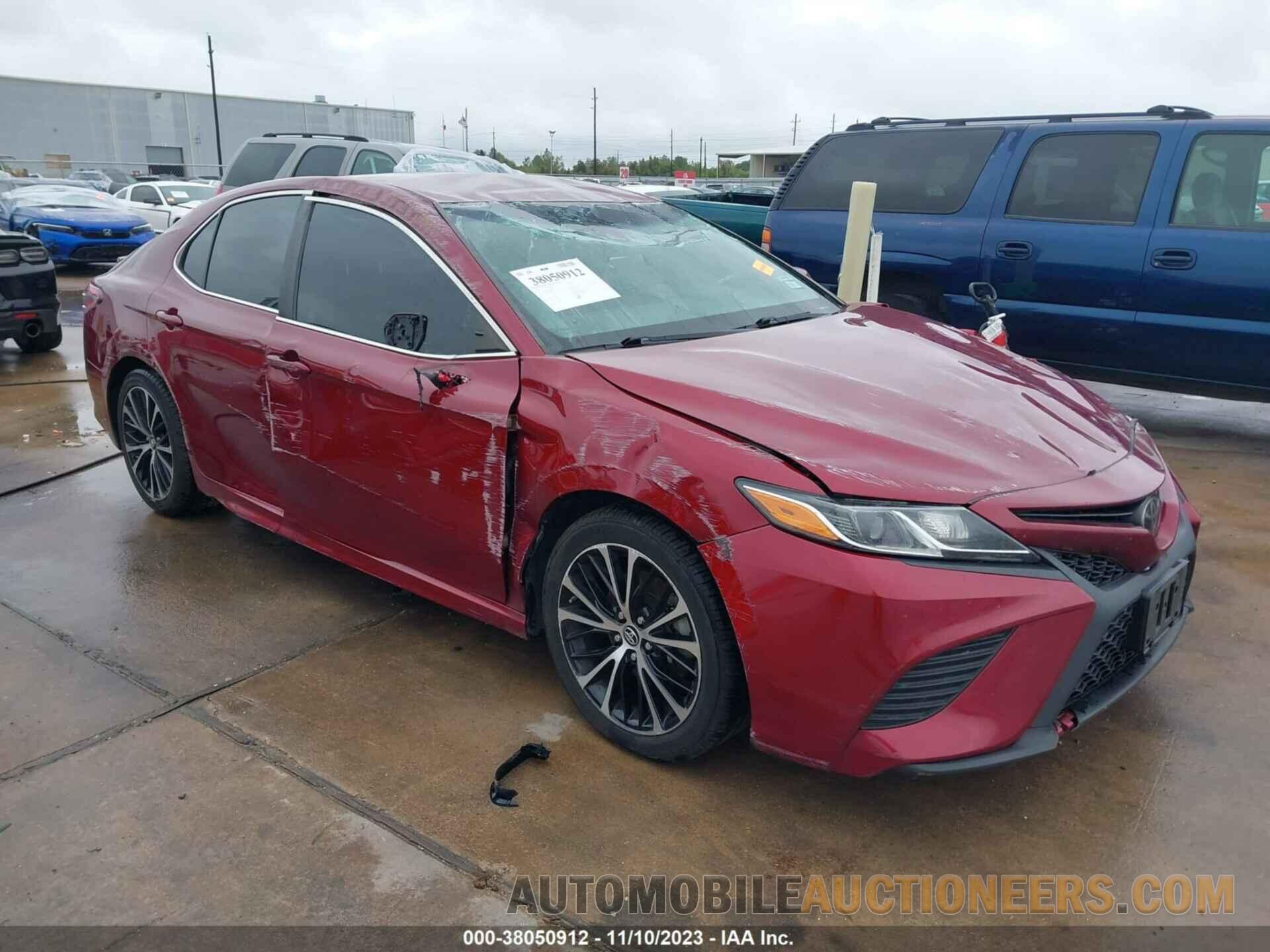 4T1B11HK6JU651222 TOYOTA CAMRY 2018