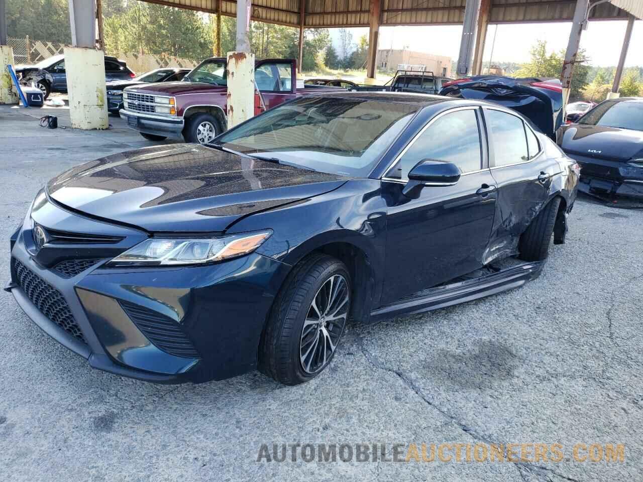 4T1B11HK6JU657764 TOYOTA CAMRY 2018