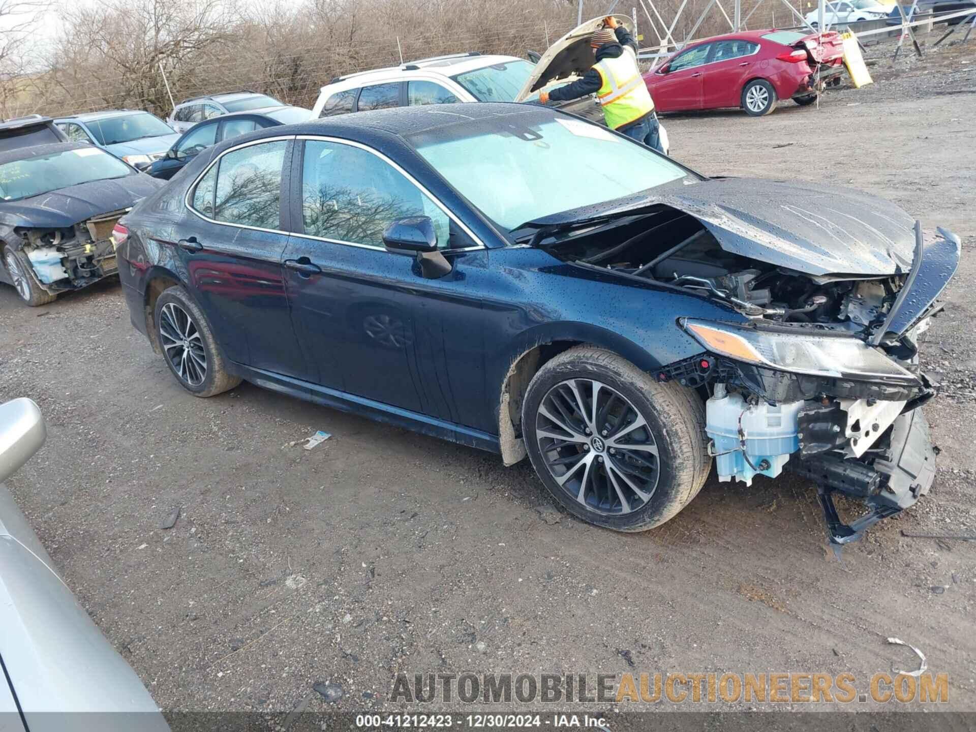 4T1B11HK6JU660356 TOYOTA CAMRY 2018