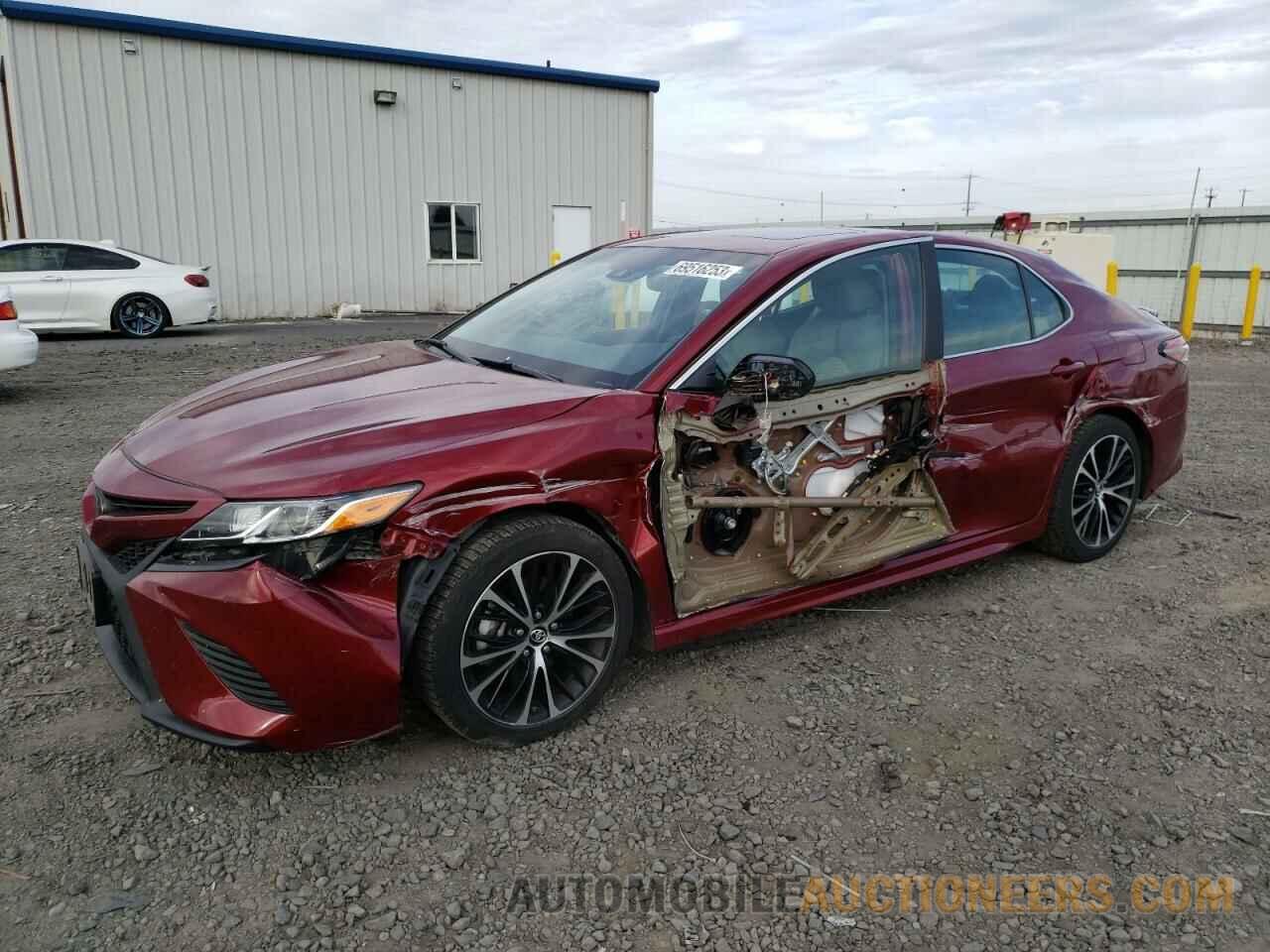 4T1B11HK6JU663581 TOYOTA CAMRY 2018