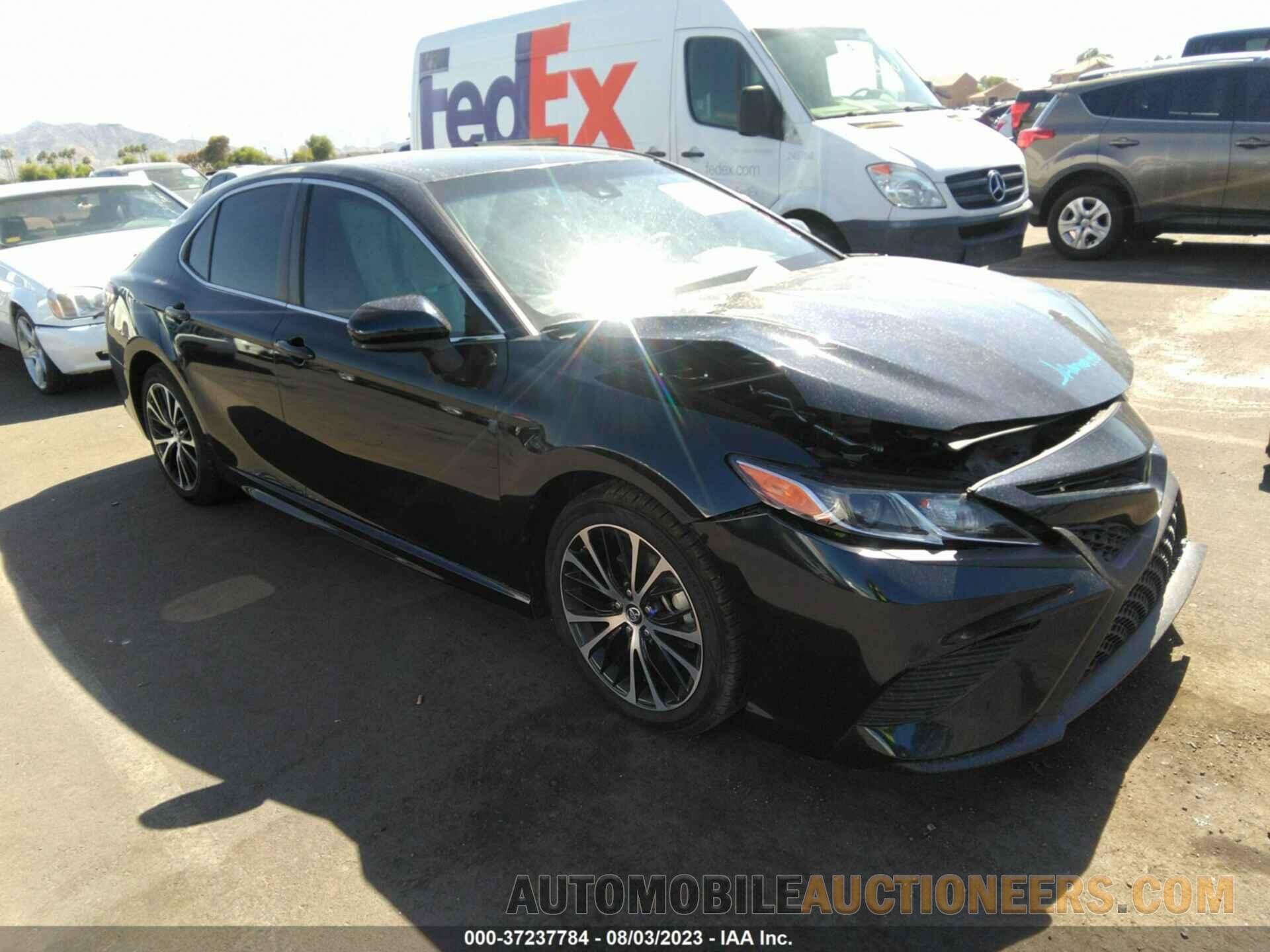 4T1B11HK6JU663614 TOYOTA CAMRY 2018