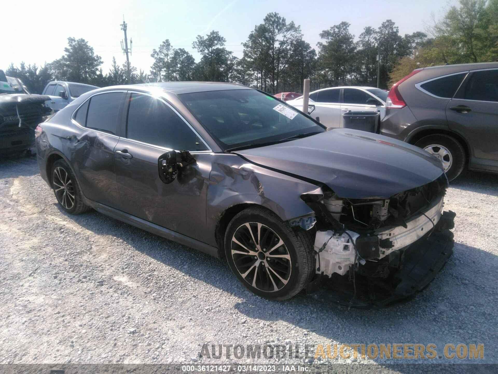 4T1B11HK6JU666190 TOYOTA CAMRY 2018