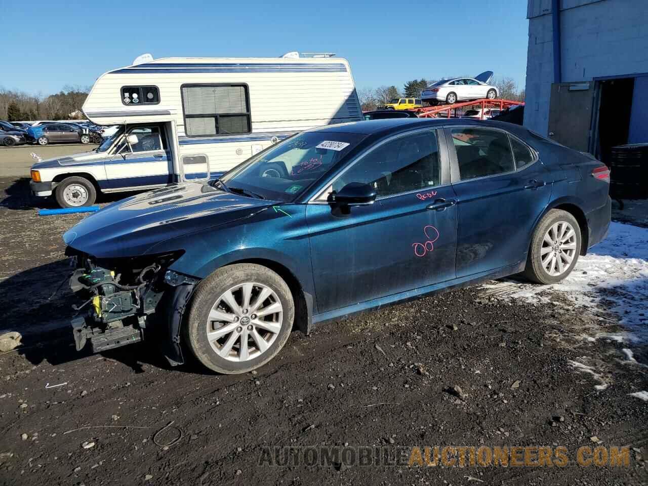 4T1B11HK6JU669316 TOYOTA CAMRY 2018