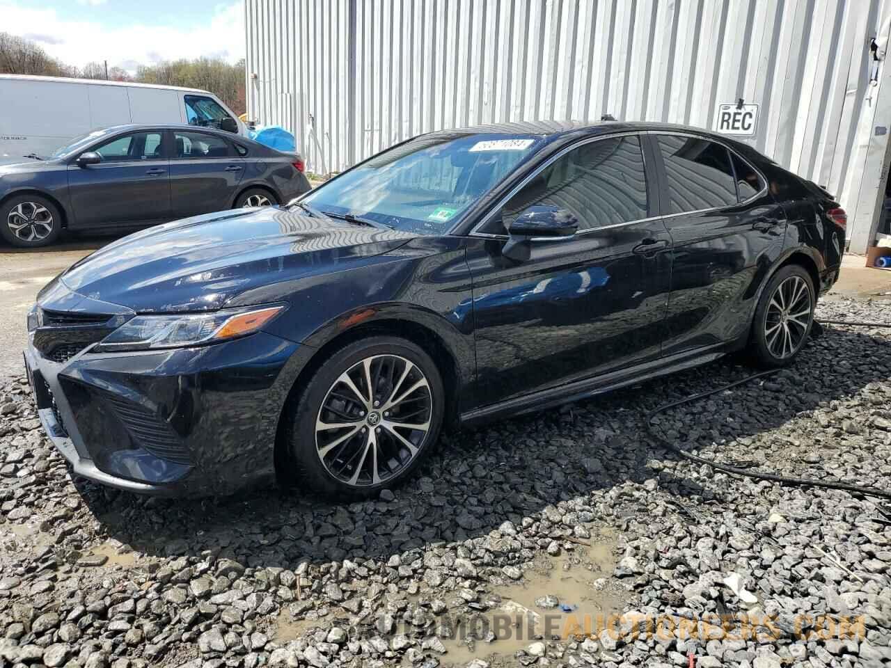 4T1B11HK6JU670143 TOYOTA CAMRY 2018