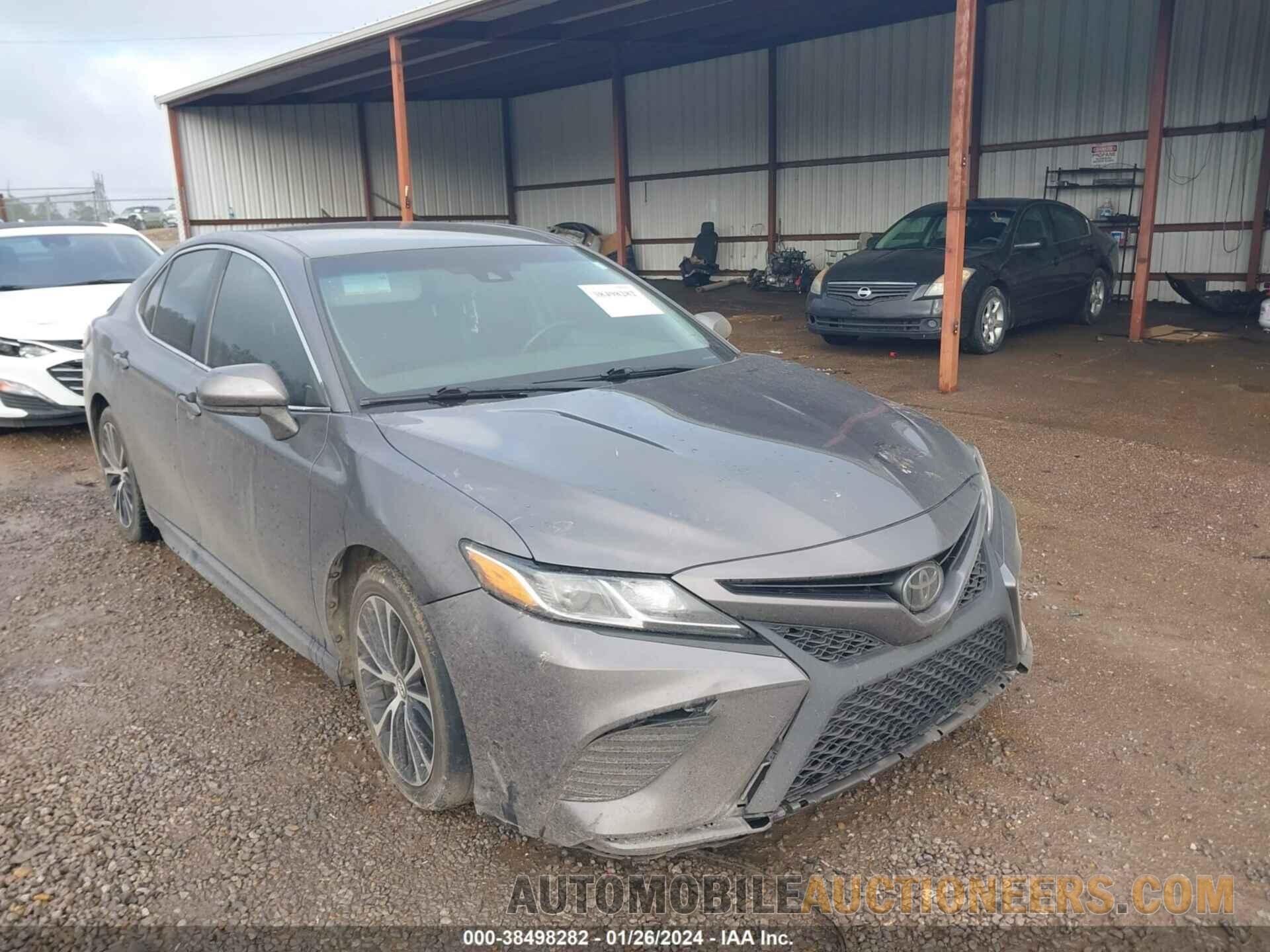 4T1B11HK6JU670658 TOYOTA CAMRY 2018