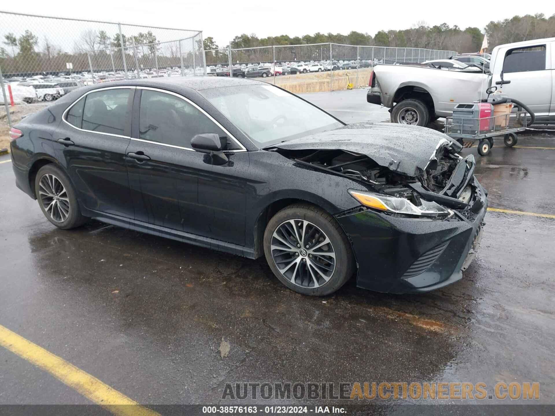 4T1B11HK6JU671292 TOYOTA CAMRY 2018