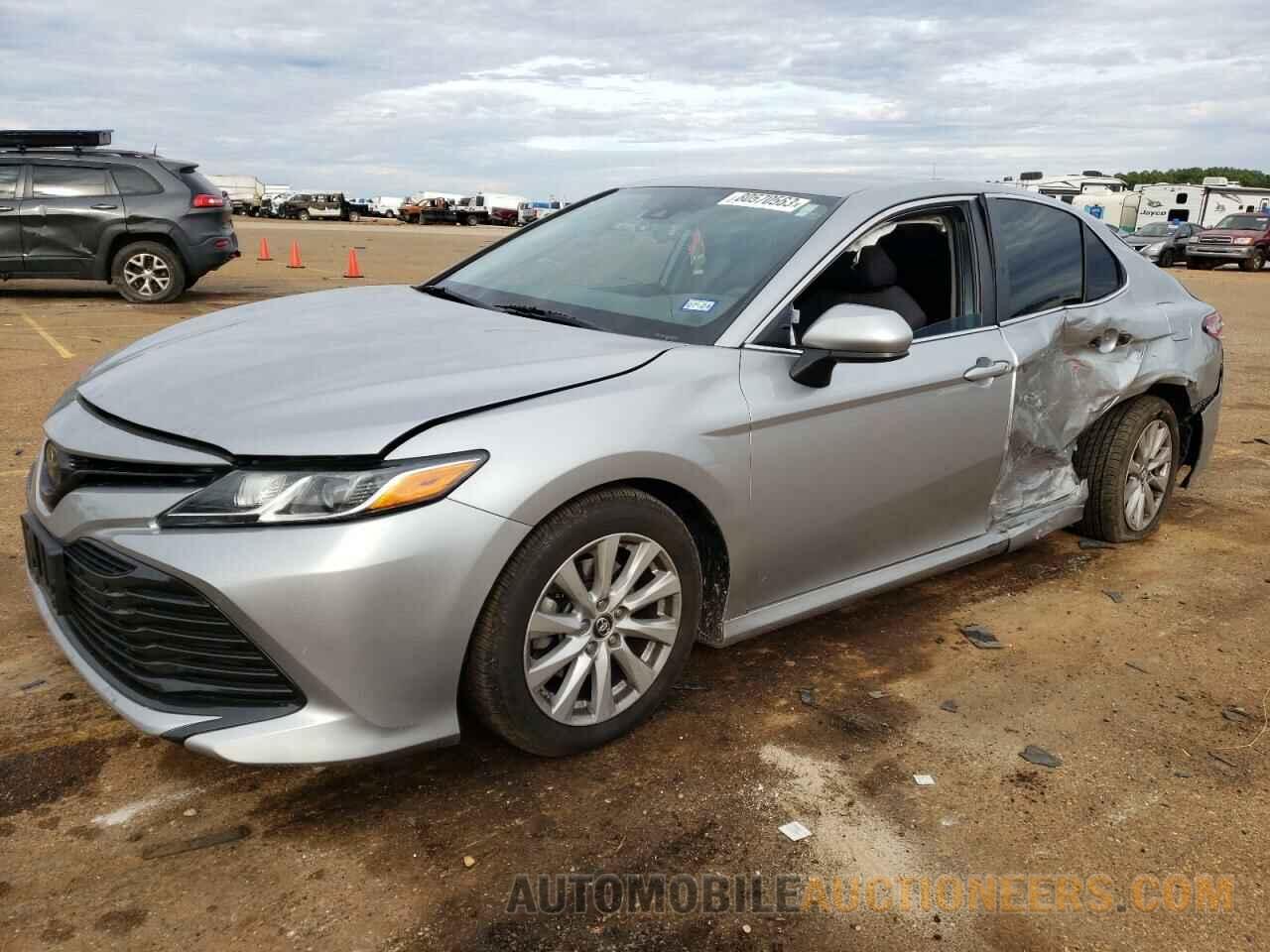 4T1B11HK6KU206142 TOYOTA CAMRY 2019