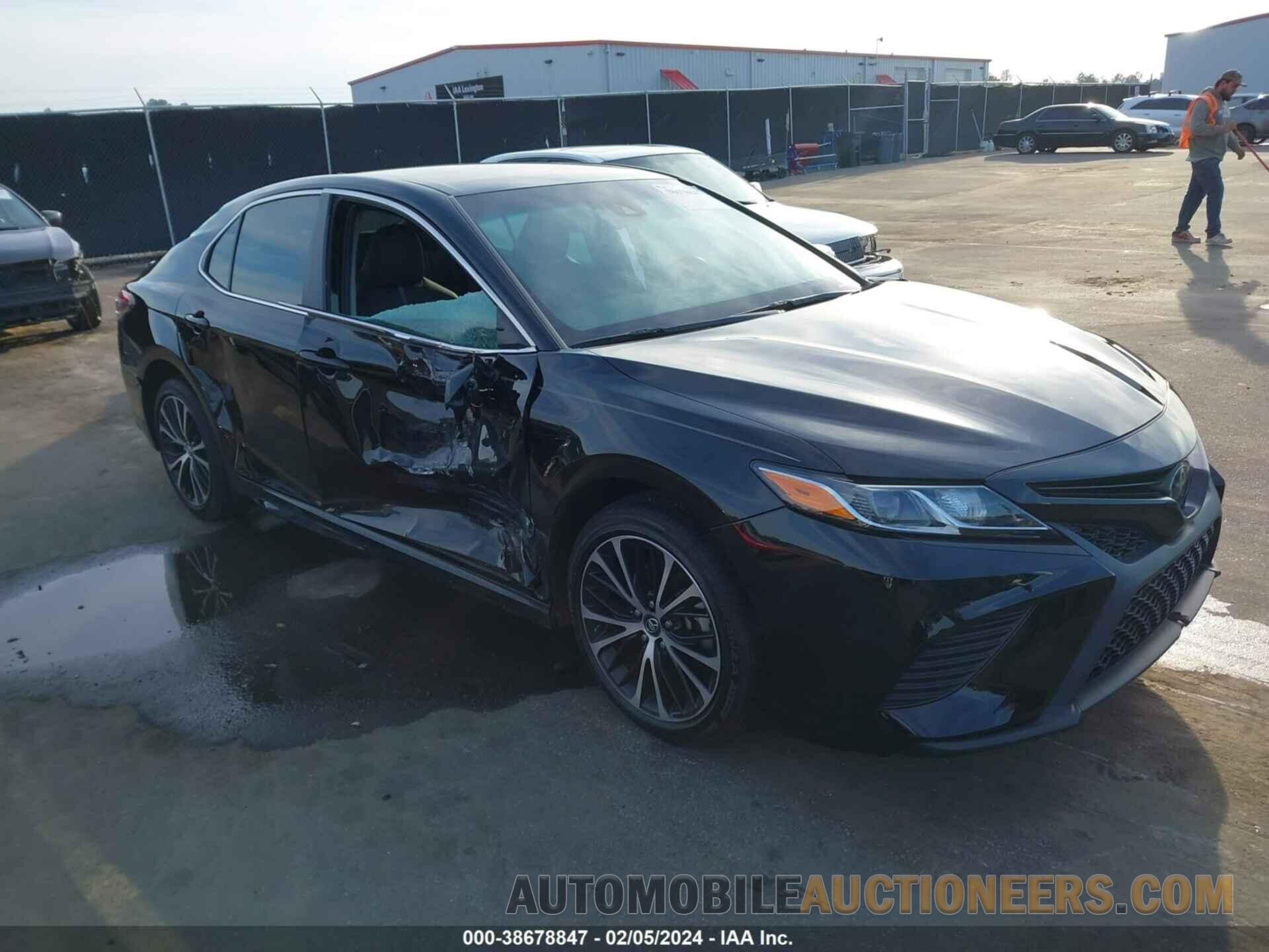 4T1B11HK6KU210692 TOYOTA CAMRY 2019