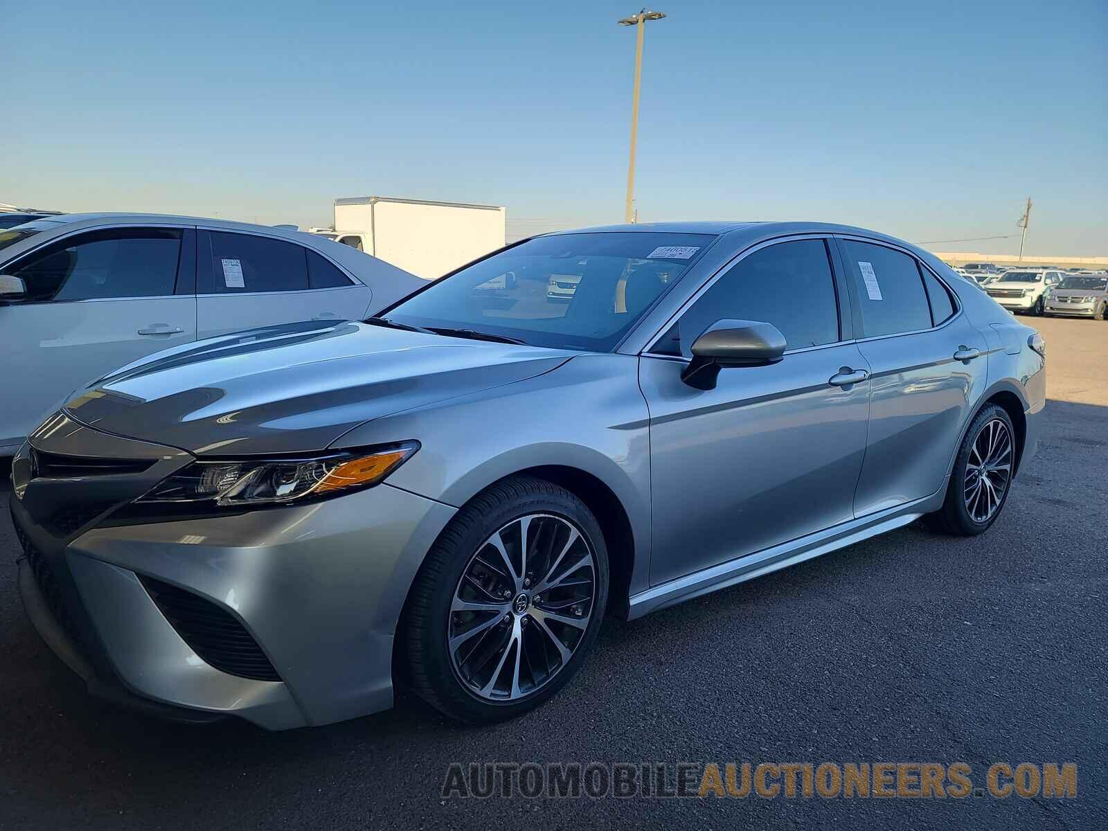 4T1B11HK6KU299793 Toyota Camry 2019