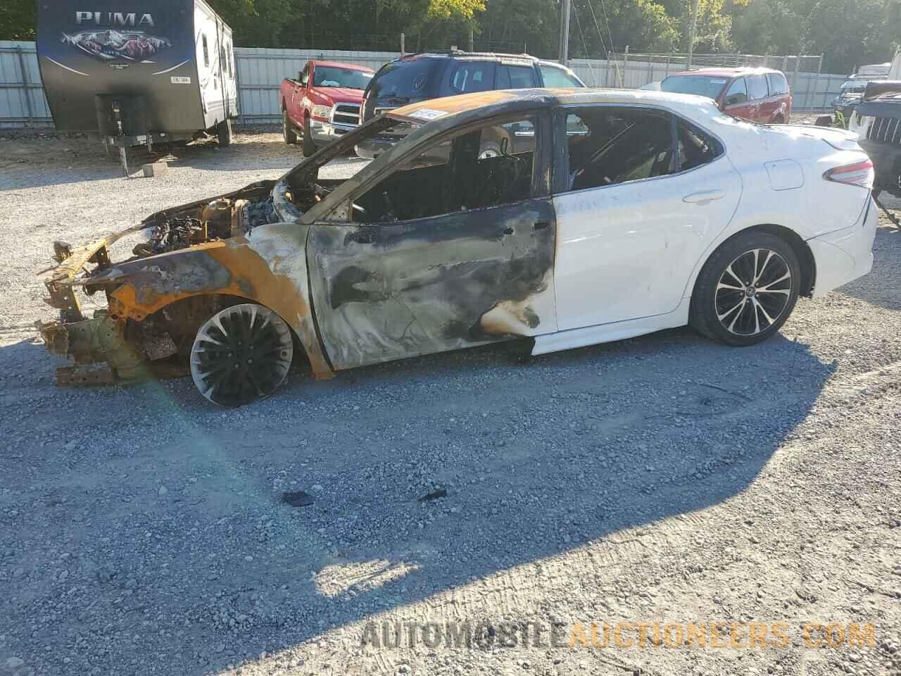 4T1B11HK6KU688613 TOYOTA CAMRY 2019