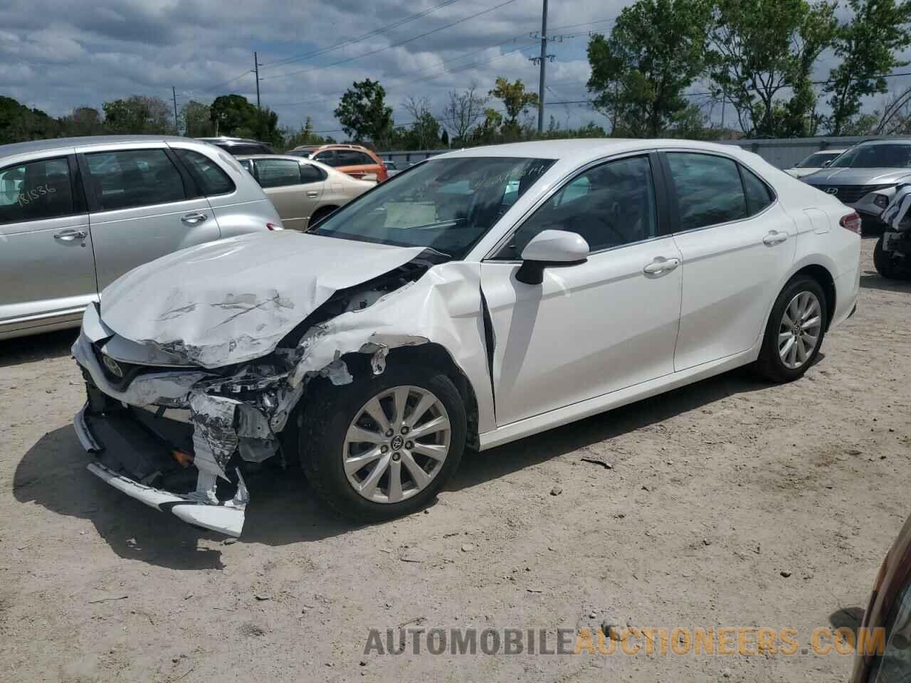 4T1B11HK6KU713705 TOYOTA CAMRY 2019