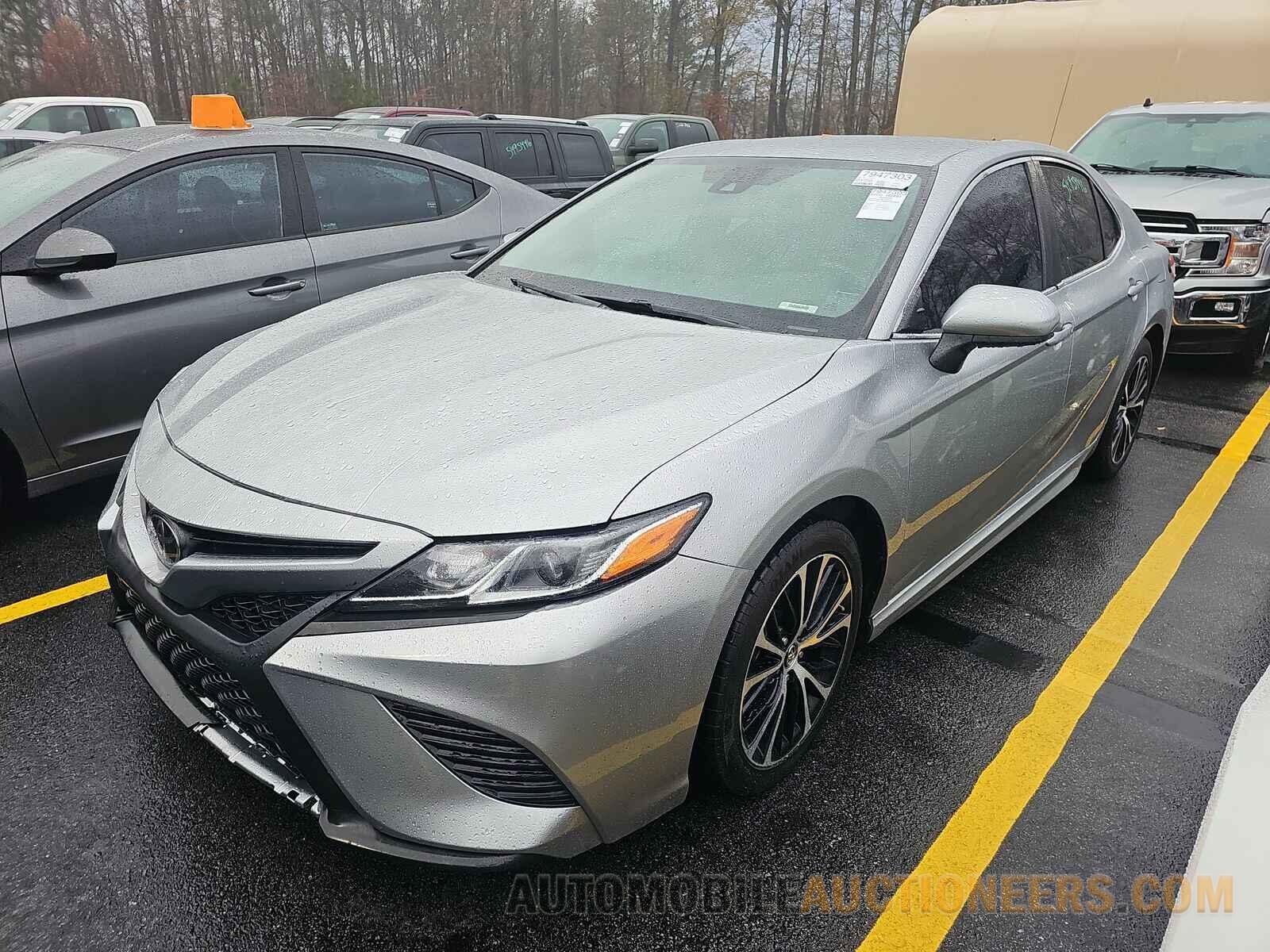 4T1B11HK6KU725935 Toyota Camry 2019