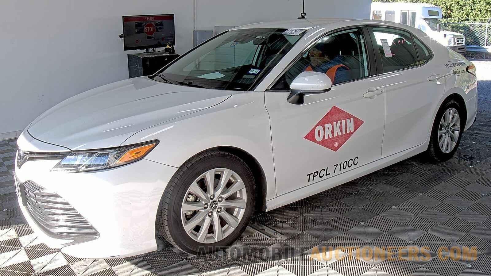 4T1B11HK6KU836226 Toyota Camry LE 2019