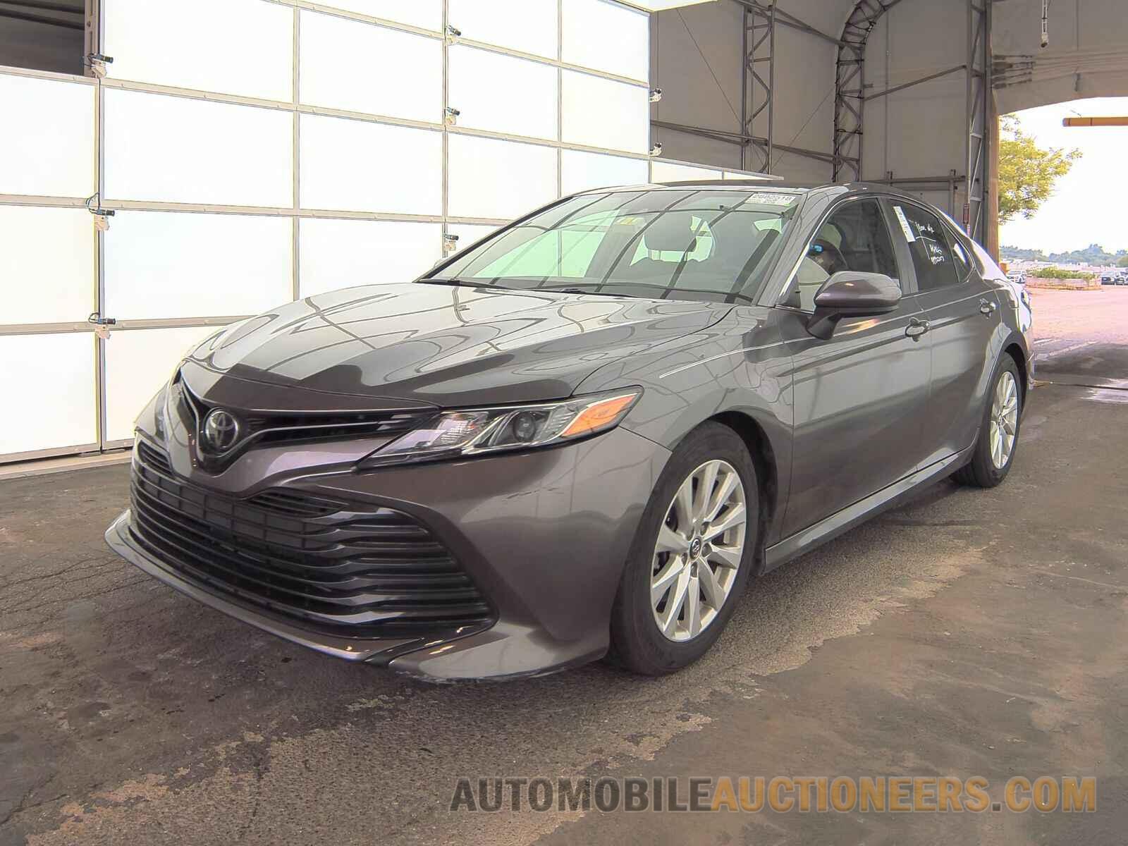 4T1B11HK6KU839076 Toyota Camry 2019