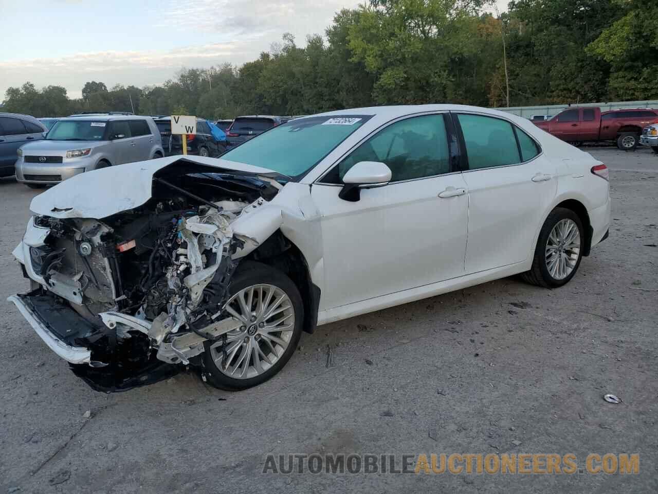 4T1B11HK7JU005803 TOYOTA CAMRY 2018