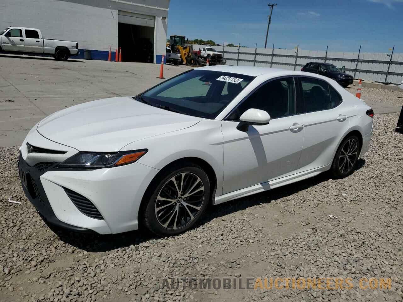 4T1B11HK7JU011181 TOYOTA CAMRY 2018