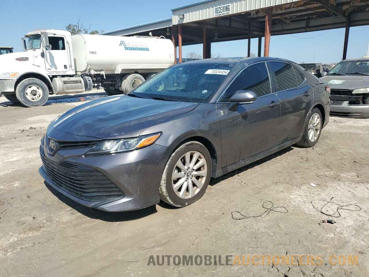 4T1B11HK7JU019460 TOYOTA CAMRY 2018