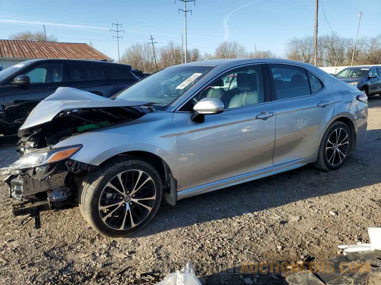 4T1B11HK7JU021435 TOYOTA CAMRY 2018