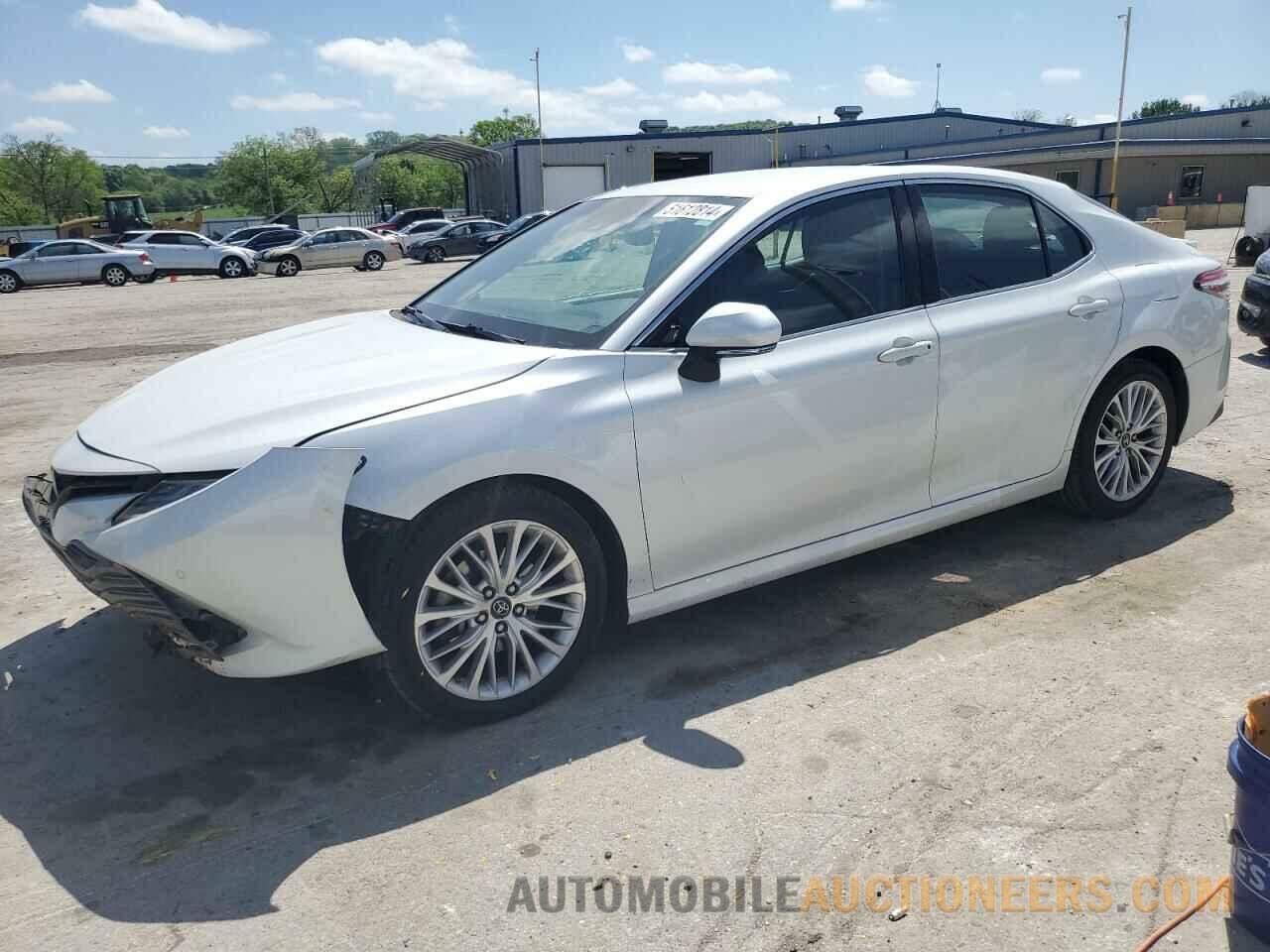 4T1B11HK7JU026683 TOYOTA CAMRY 2018