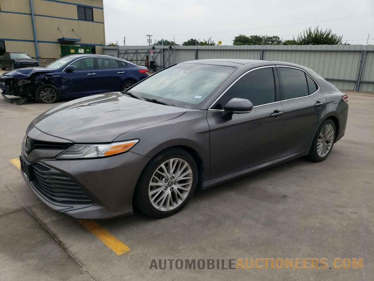 4T1B11HK7JU031656 TOYOTA CAMRY 2018