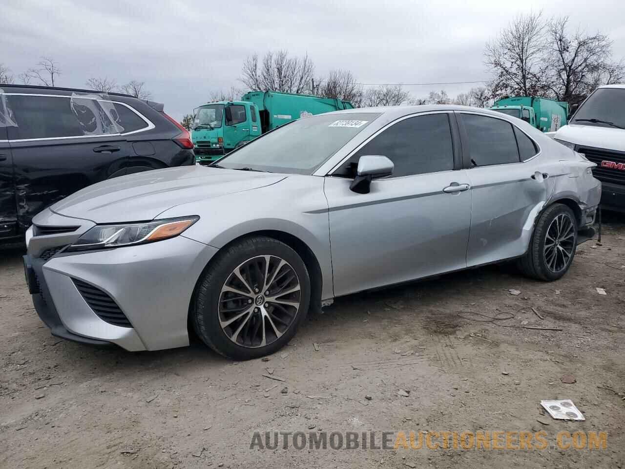 4T1B11HK7JU033200 TOYOTA CAMRY 2018