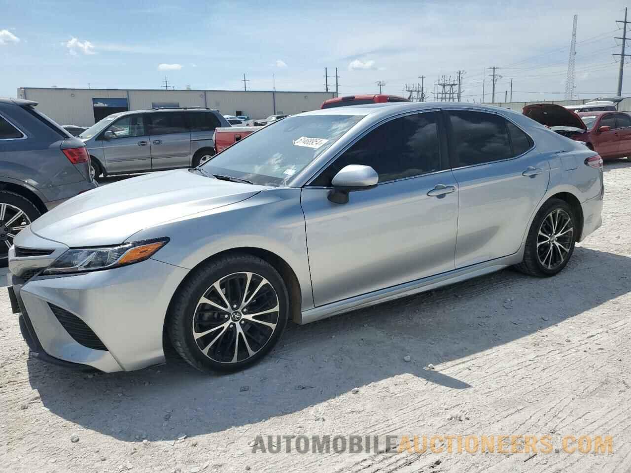 4T1B11HK7JU037019 TOYOTA CAMRY 2018