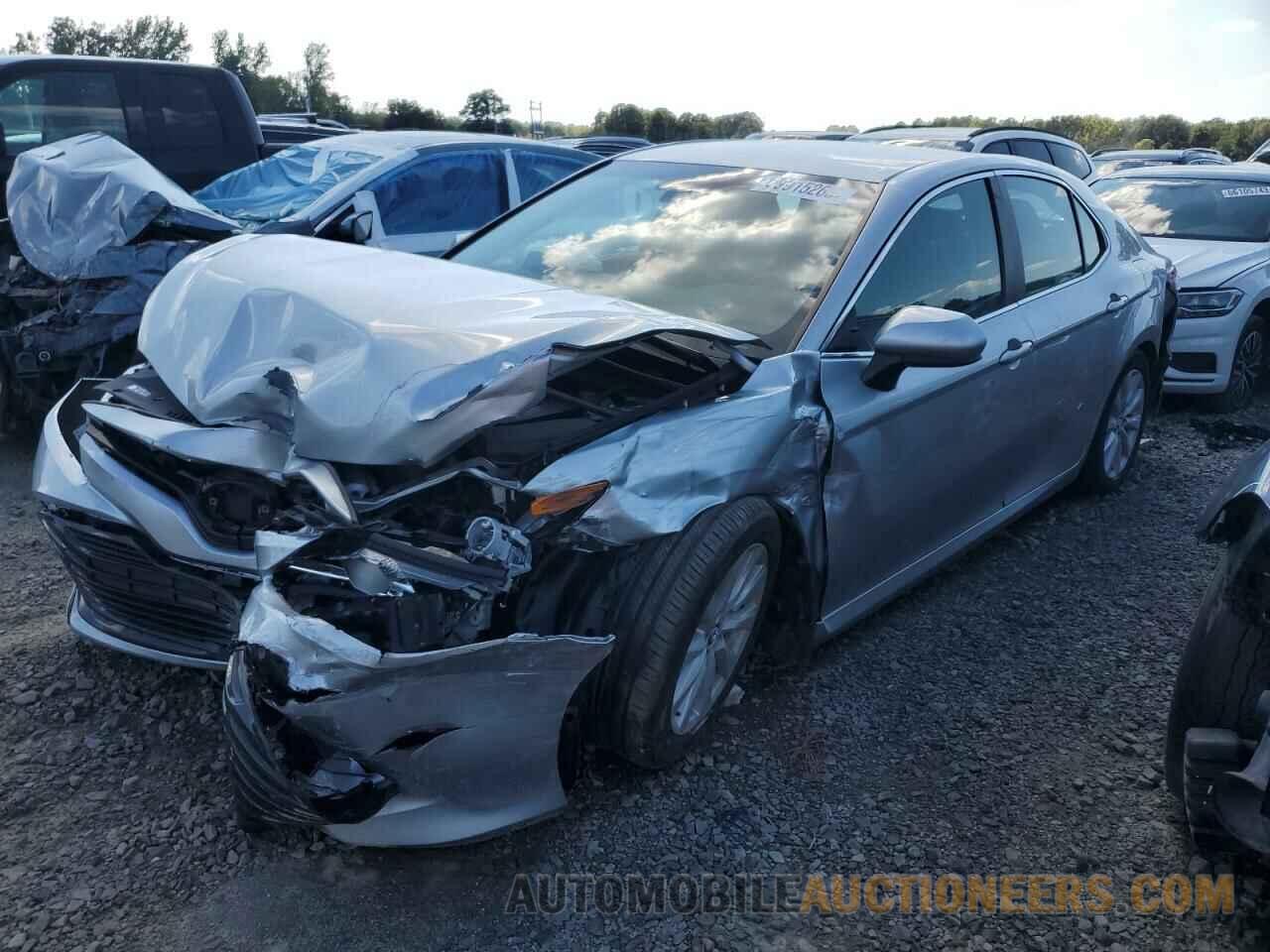 4T1B11HK7JU038817 TOYOTA CAMRY 2018