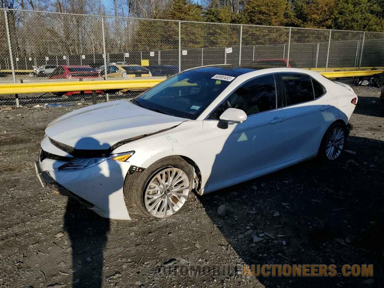 4T1B11HK7JU049820 TOYOTA CAMRY 2018