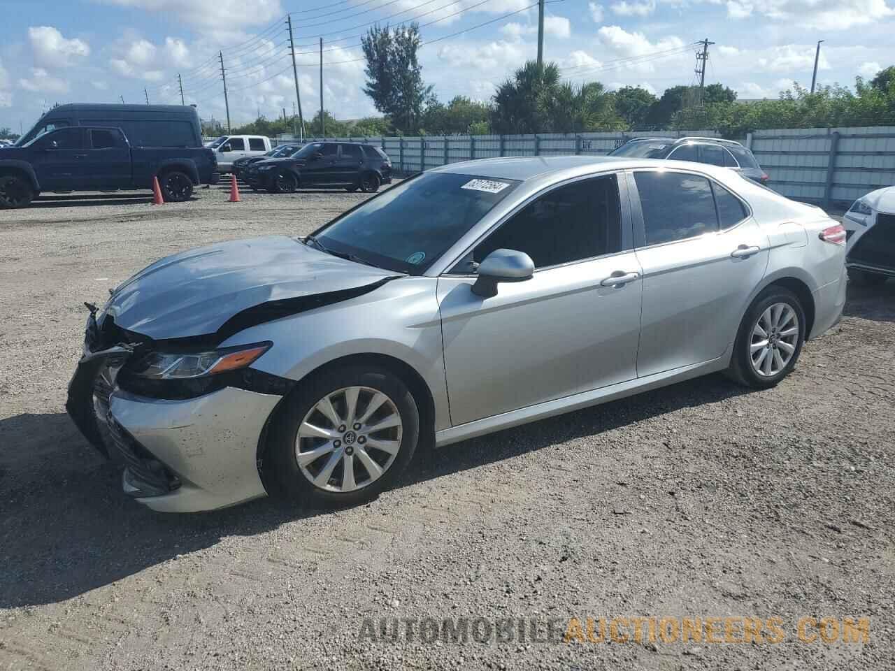 4T1B11HK7JU050322 TOYOTA CAMRY 2018