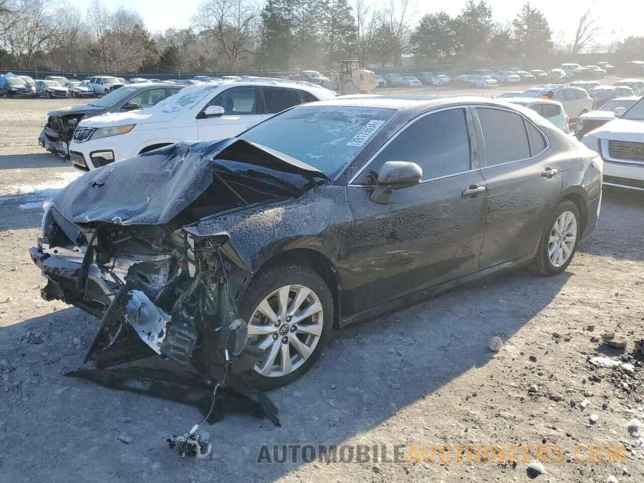 4T1B11HK7JU053558 TOYOTA CAMRY 2018