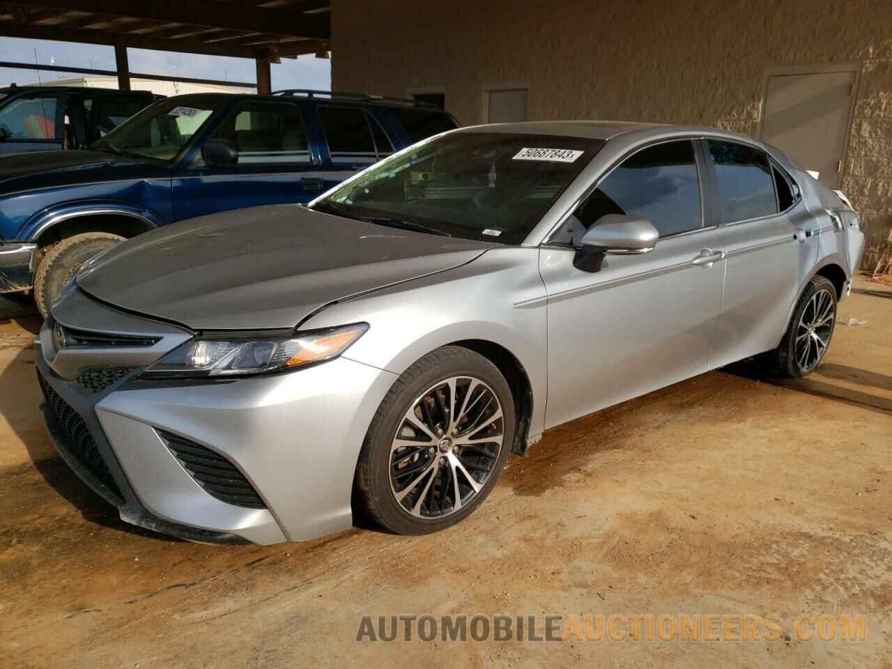 4T1B11HK7JU055973 TOYOTA CAMRY 2018