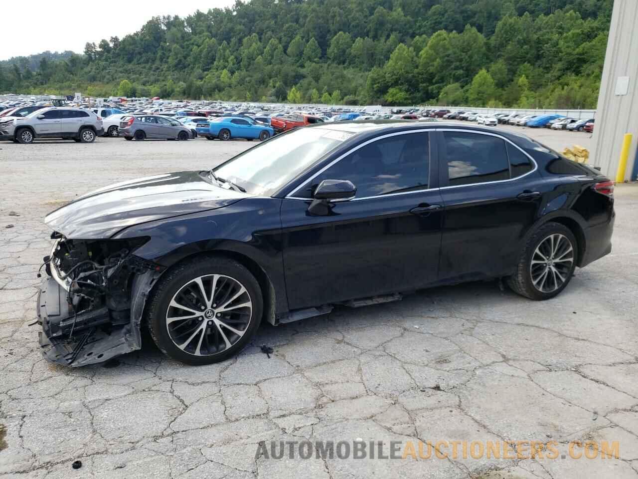 4T1B11HK7JU056685 TOYOTA CAMRY 2018