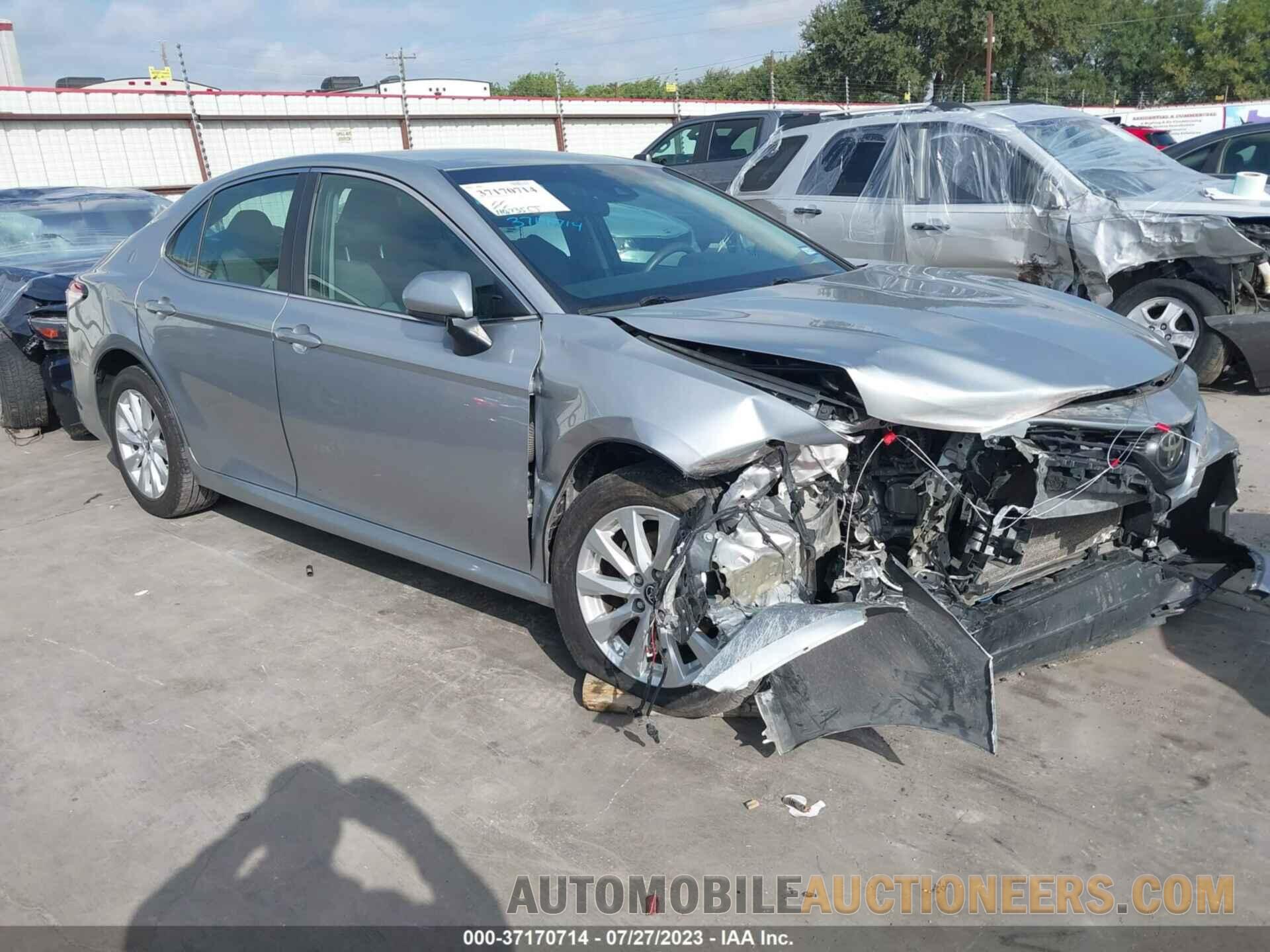 4T1B11HK7JU062194 TOYOTA CAMRY 2018