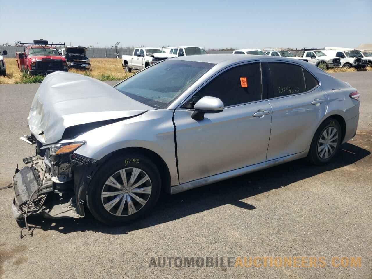 4T1B11HK7JU065693 TOYOTA CAMRY 2018