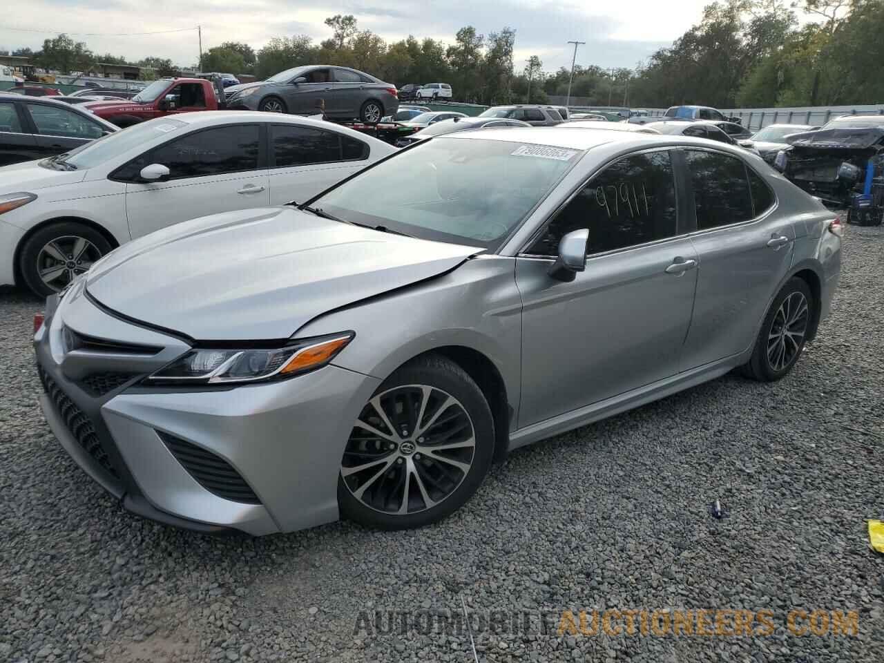 4T1B11HK7JU067203 TOYOTA CAMRY 2018