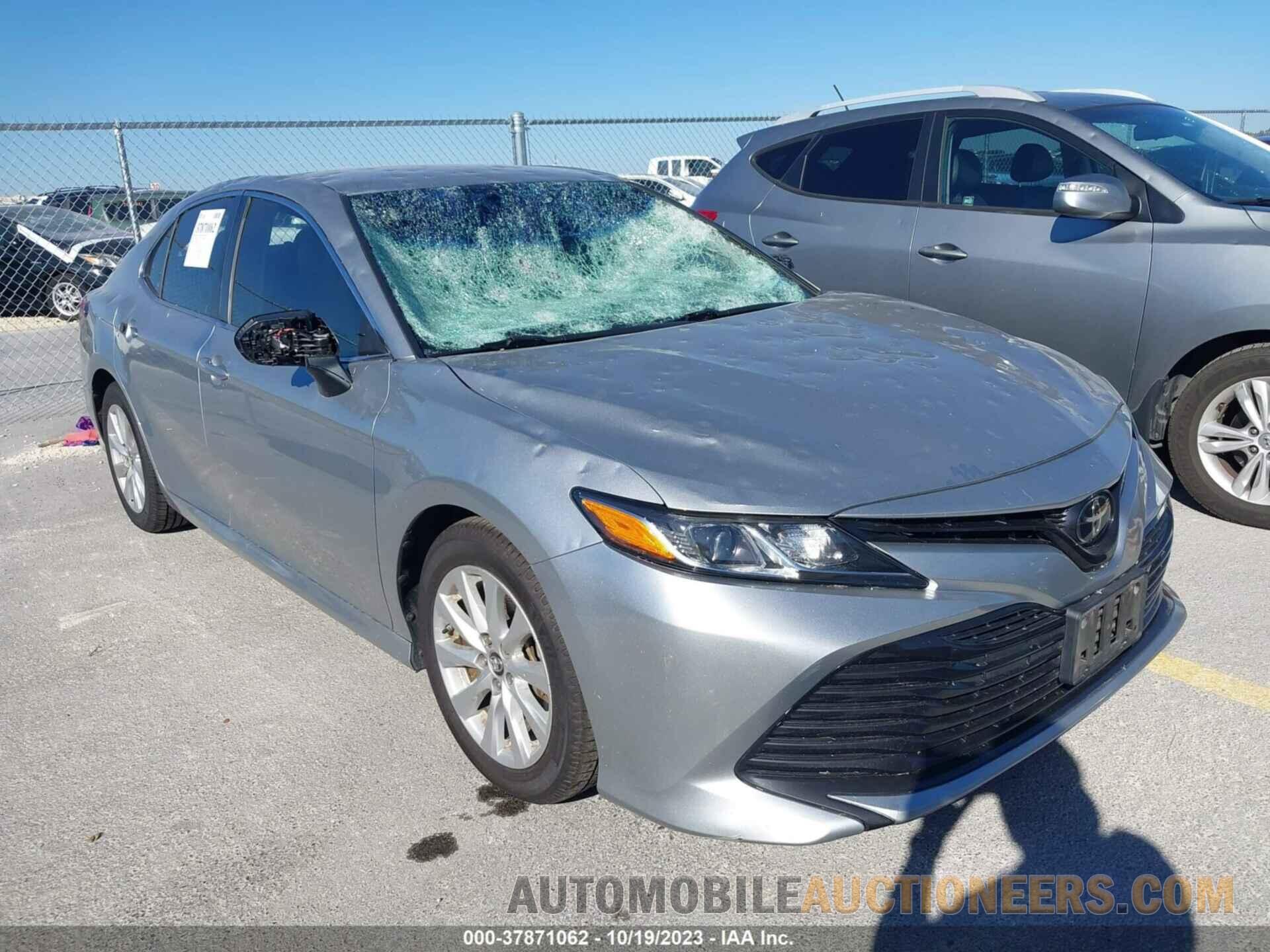 4T1B11HK7JU067542 TOYOTA CAMRY 2018